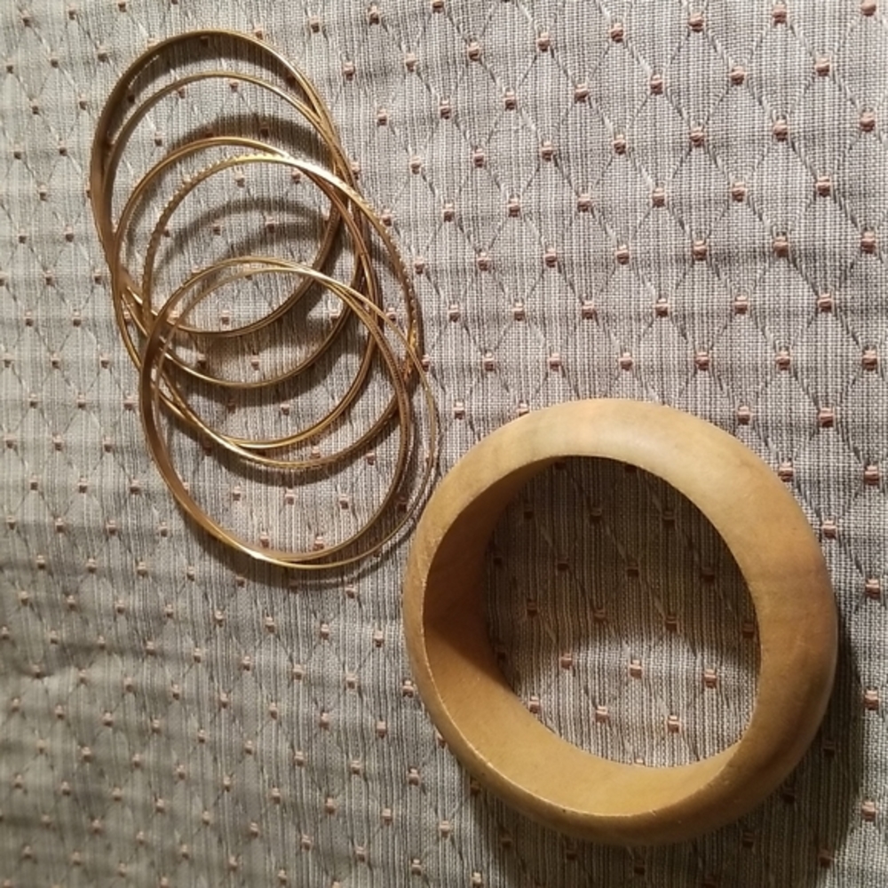 Bundle of Bangle Bracelets Golden & Wooden Bangle